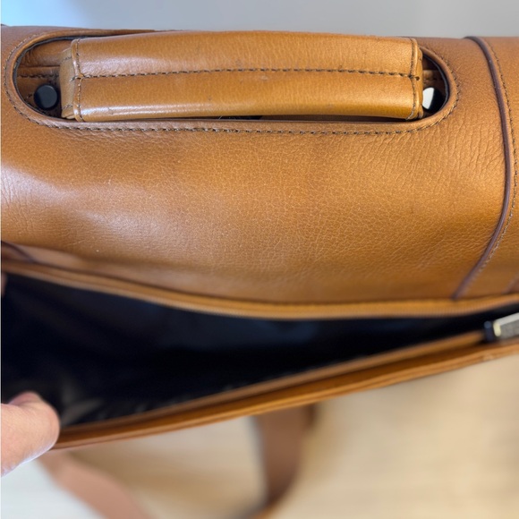 Kenneth Cole Men's Light Brown Full Grain Leather Messenger Bag Like New!!! - Picture 4 of 16